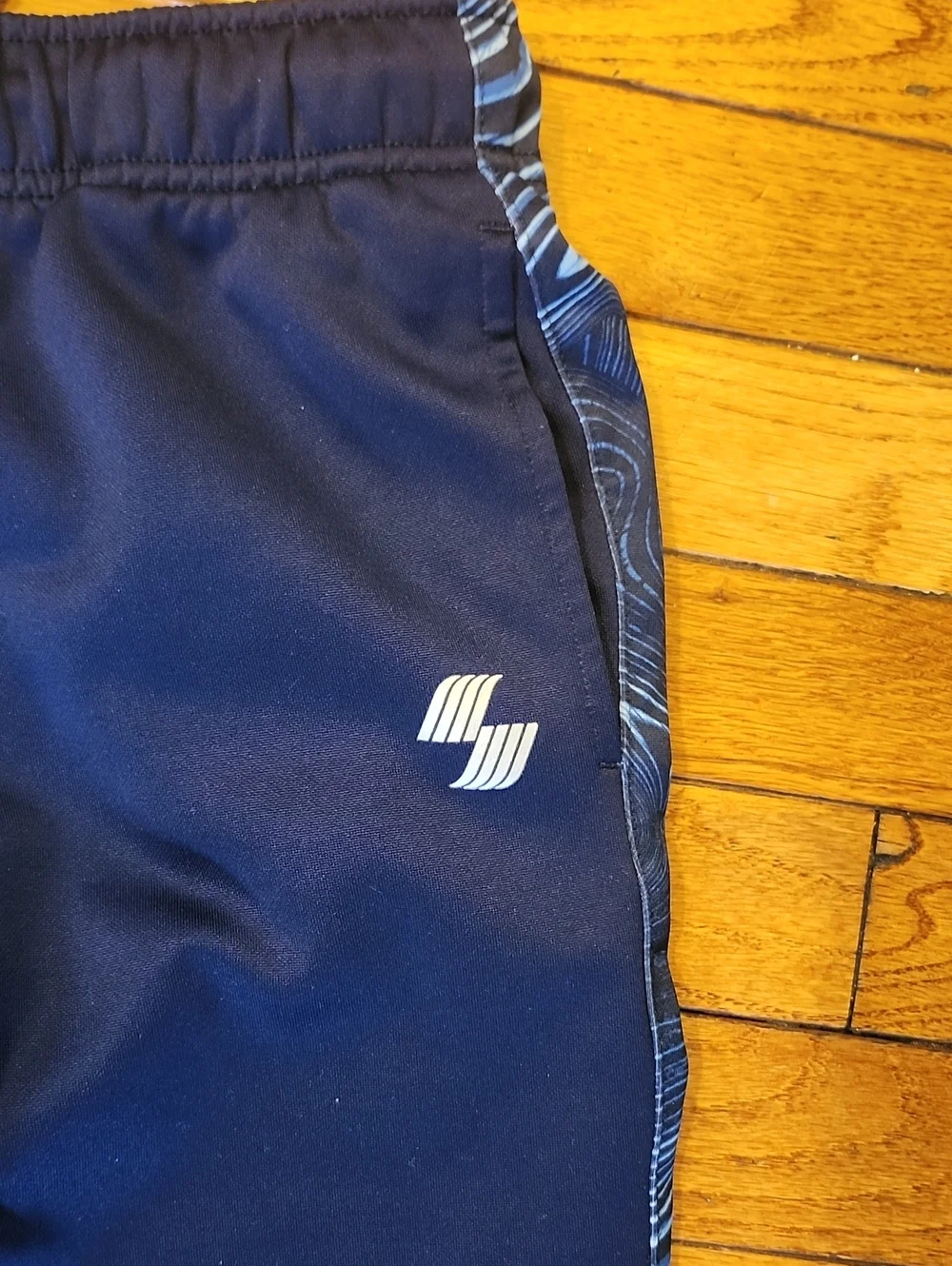 🏀FREE TANK! Boy's Place Navy Joggers with Blue Patterned Side Stripes; M7/8